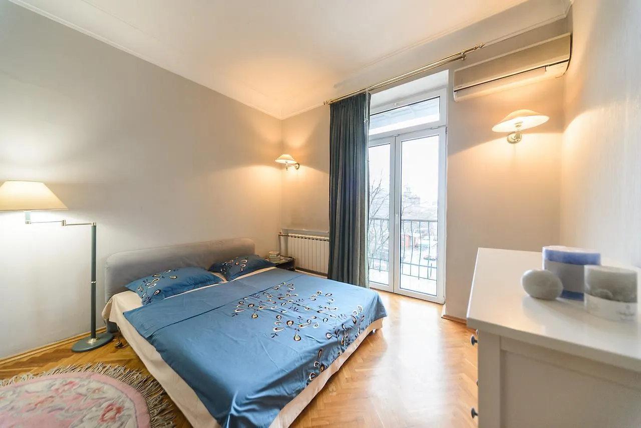 Apartment Near Olympic Stadium Kyiv